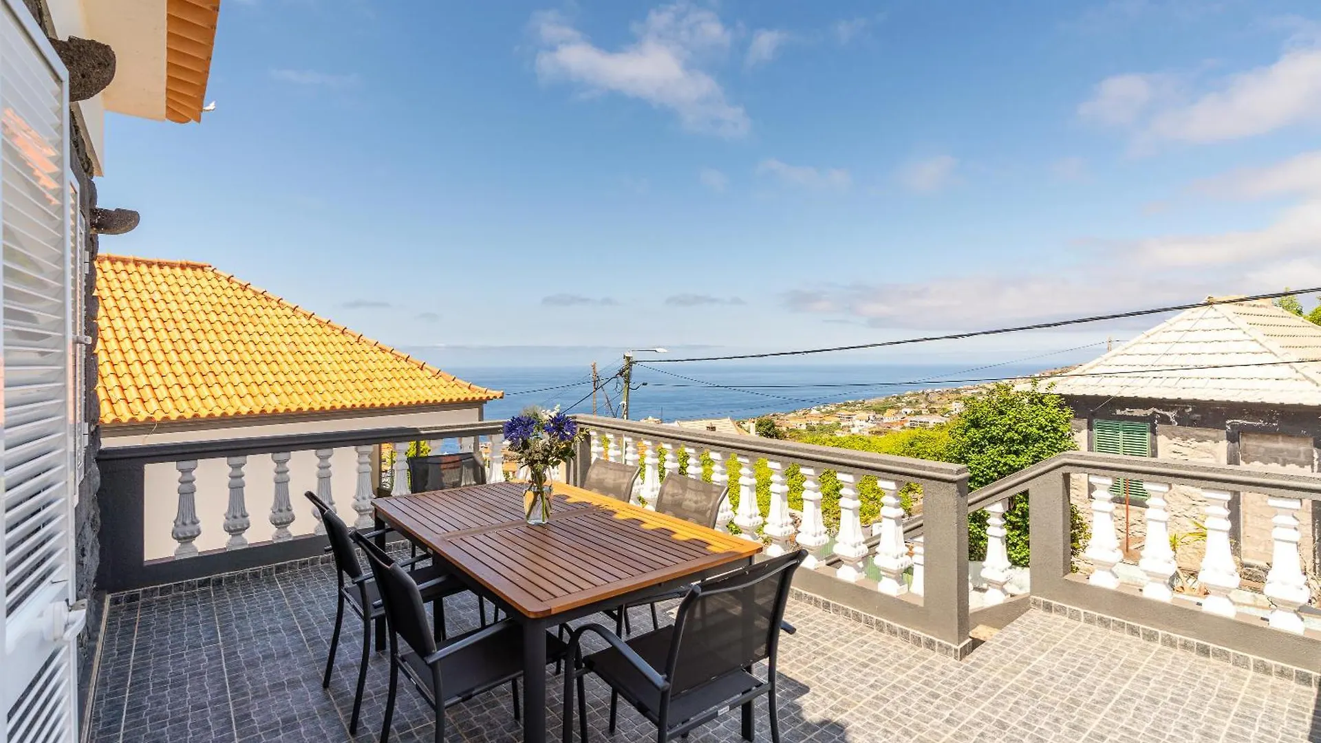 Casa Silva, Calheta location